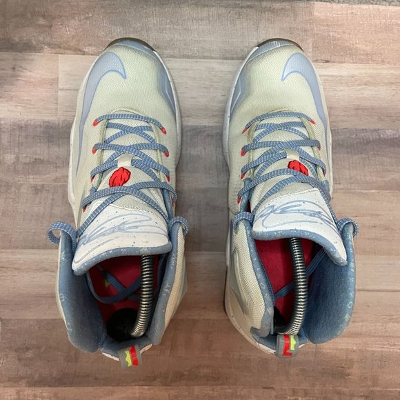 EXCLUSIVE Nike Lebron 13 Christmas 2015 Edition GS Size 7Y 824502 144 SHIPS ASAP - Picture 6 of 8